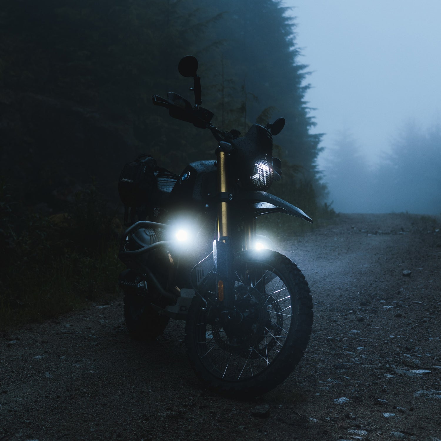 R6 AutoMoto Light (Single Light)